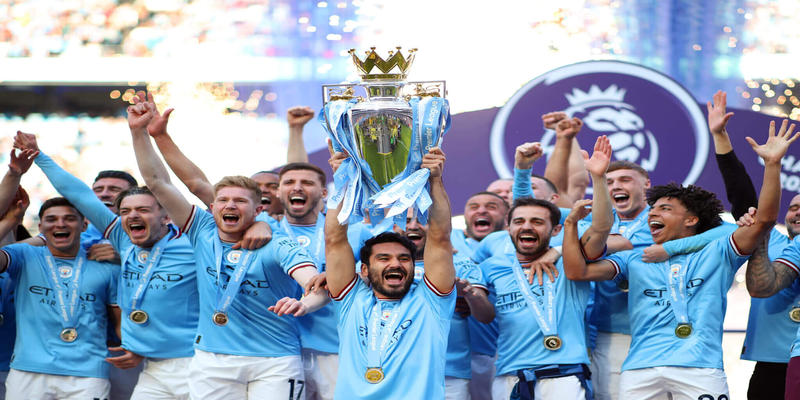 hình ảnh đội tuyển vô địch World Cup nâng cúp